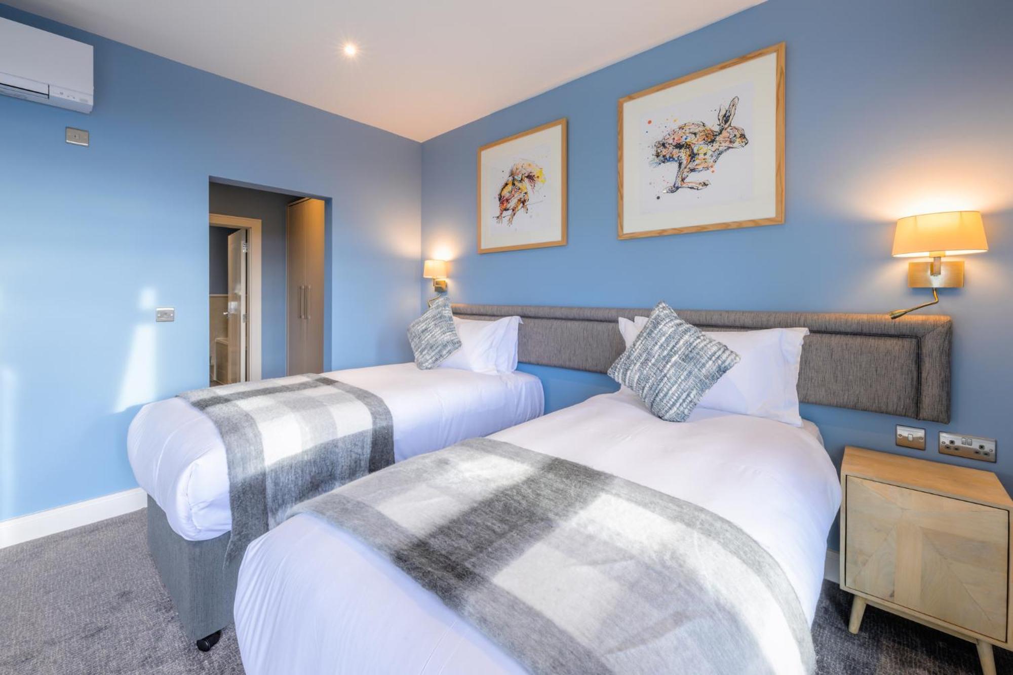 Lodge Killeen Castle